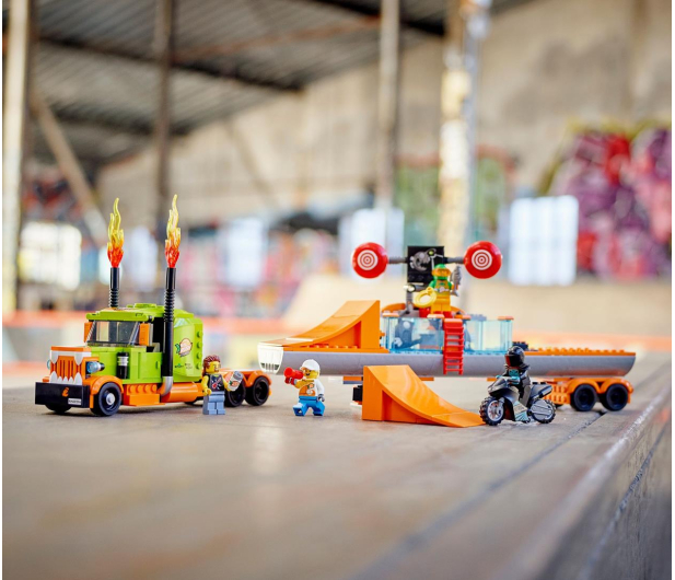 LEGO City 60294 Ciężarówka kaskaderska - 1026655 - zdjęcie 7